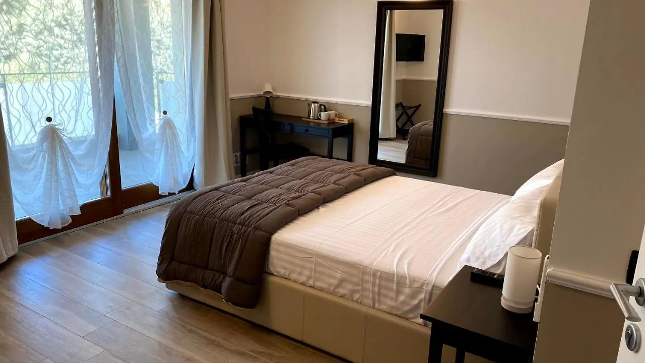 סריאטה Foresteria Green House 1 לינה וארוחת בוקר